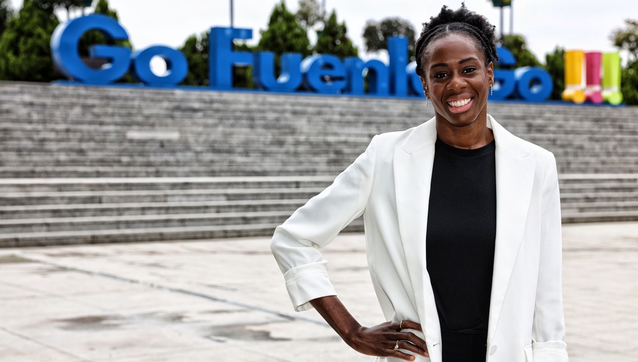 La atleta olímpica y pregonera de las Fiestas de la Navidad de Fuenlabrada, Aauri Bokesa